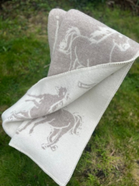 €89.95 Schapenwollen plaid horse beige
