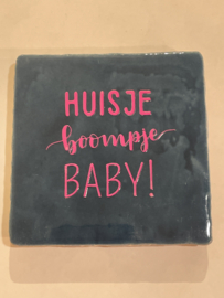 Tegeltje 10x10- huisje boompje baby