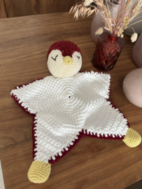 Knuffeldoekje pinguïn bordeaux