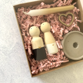 Giftbox - Houten bruidspaar & kaarshouder