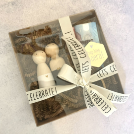 Giftbox - Houten bruidspaar / met lint