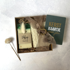Luxe giftbox met lint - Groene thee olijfzeep