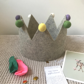 Vilten feestkroon met pompoms