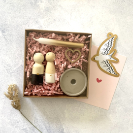Giftbox - Houten bruidspaar & kaarshouder