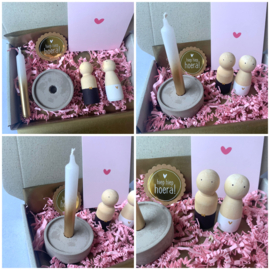 Houten bruidspaar & betonlichtje