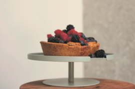 DesignBite big hug cake stand 1 level bone