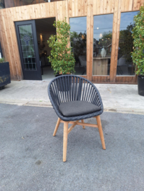 Aru chair