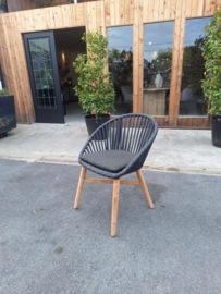 Aru chair