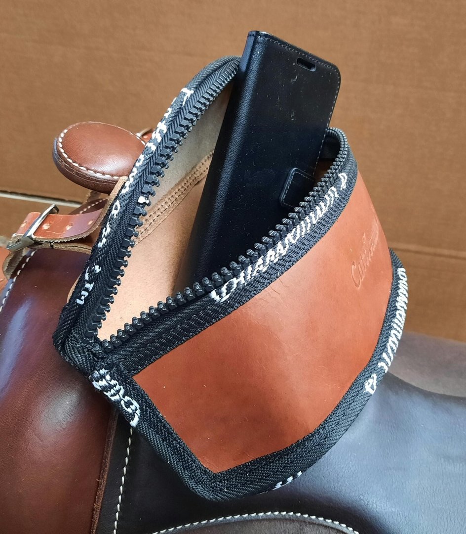 Cattleman's pommel bag cowhide