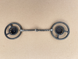 Twisted wire show snaffle concho