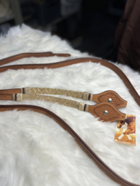 GVR reins met rawhide en concho's