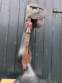 Showhoofdstel rood flower tooling