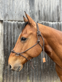 Touwhalster met extra knopen