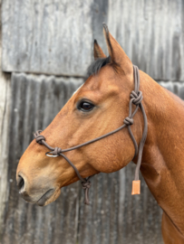 Touwhalster met extra knopen