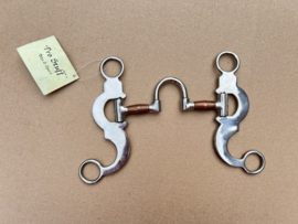 Showbit met correctional mouthpiece