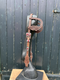 Showhoofdstel rood flower tooling