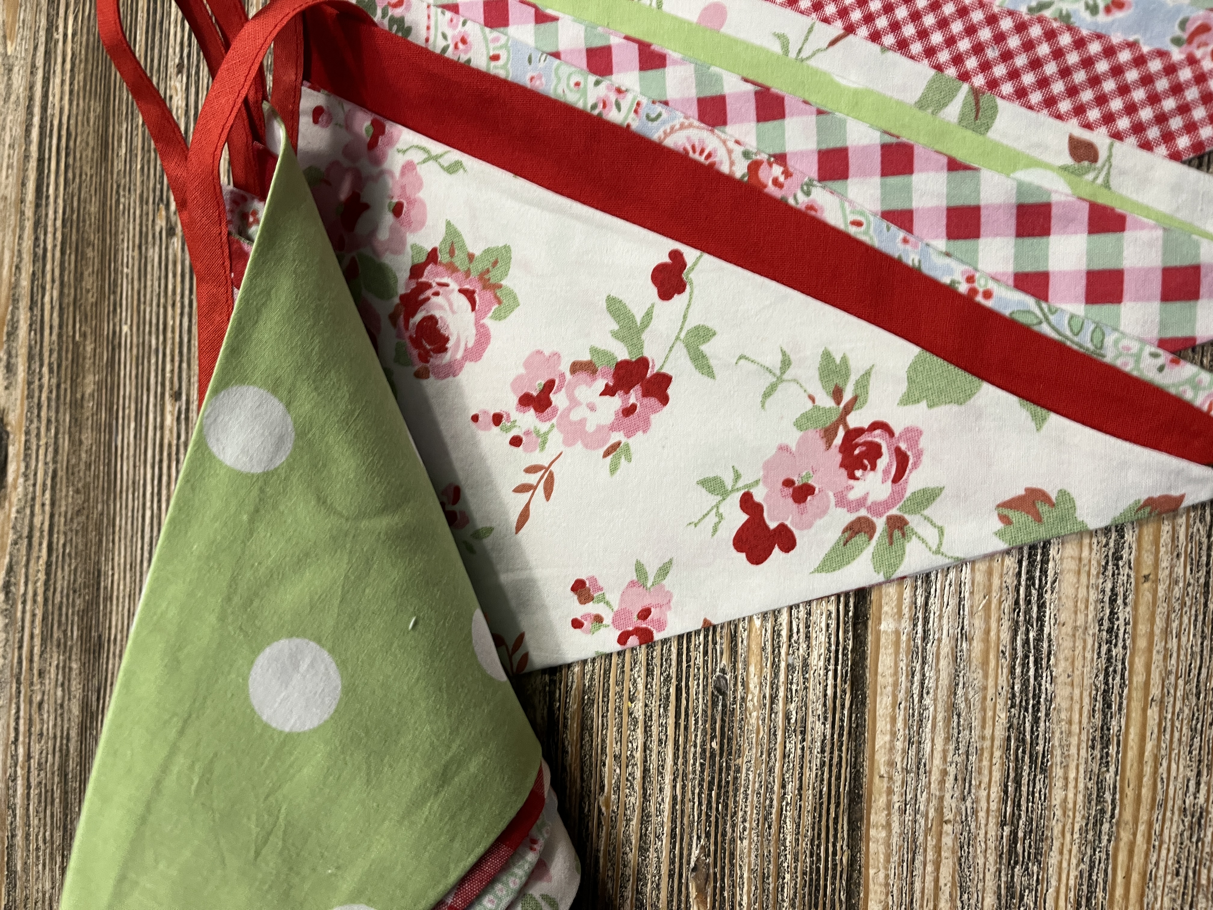 roze/rood/groen bloemig
