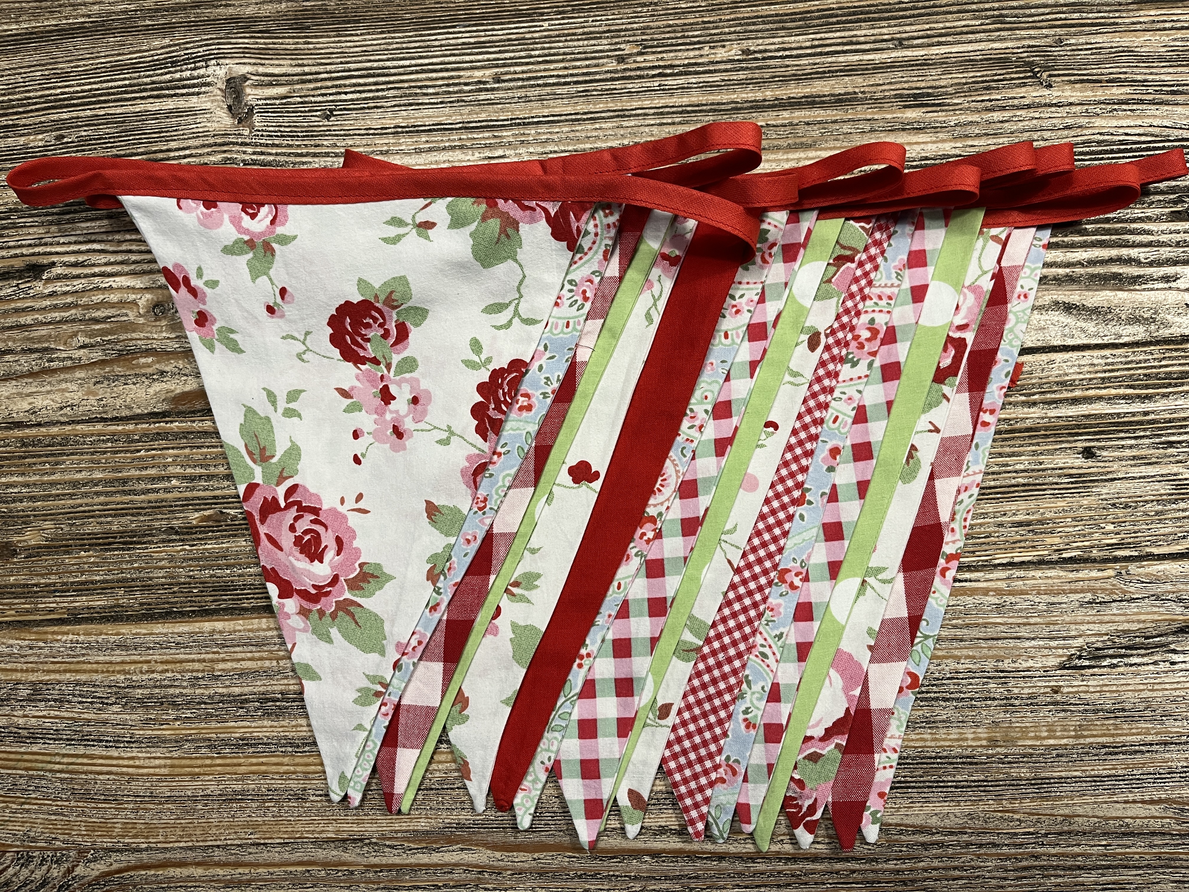 roze/rood/groen bloemig