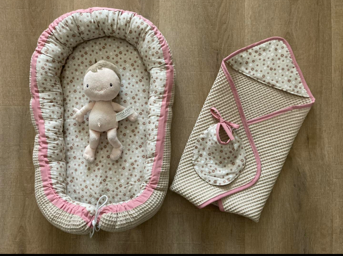 Poppennestje/omslagdoek/slab