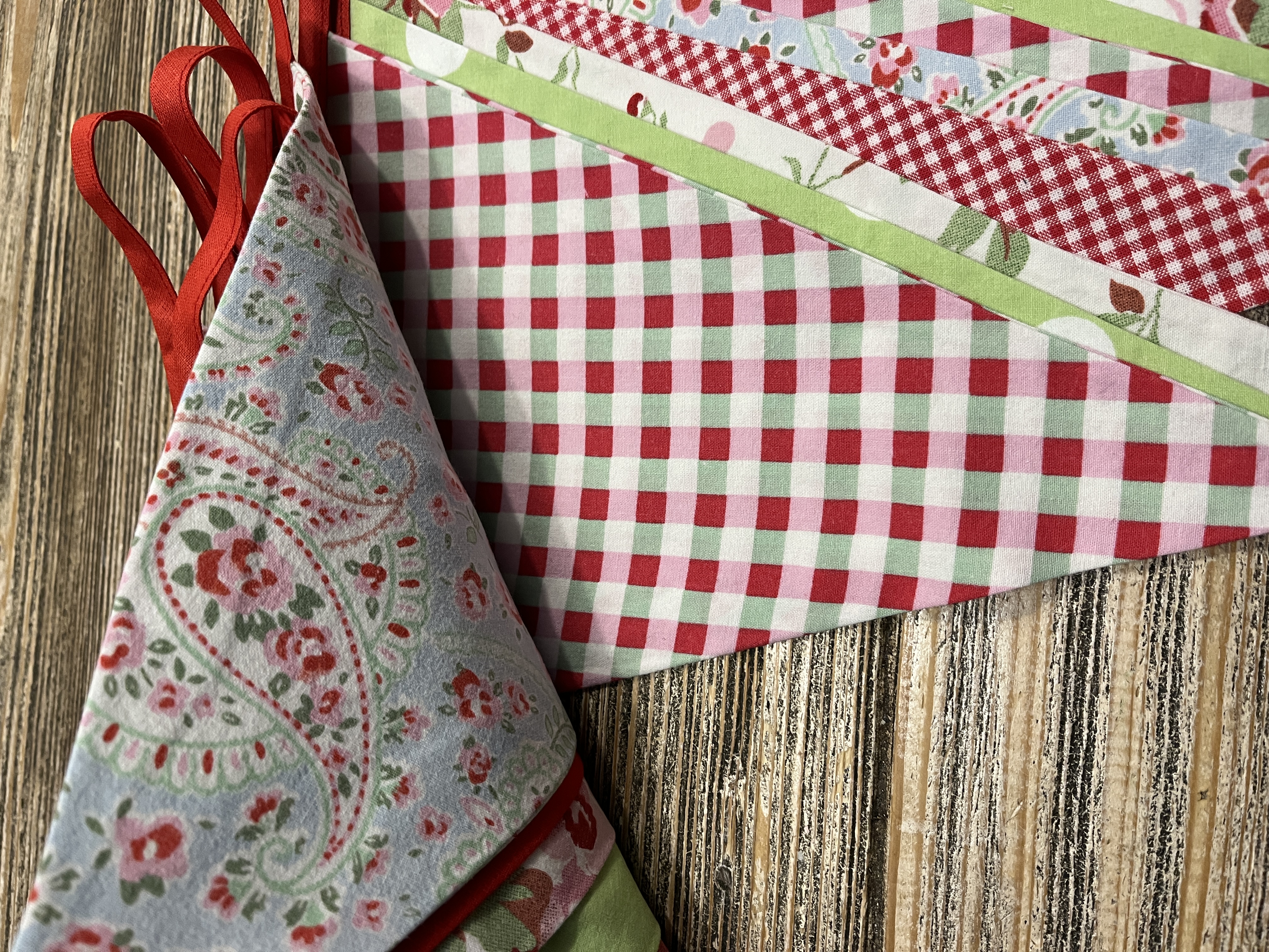roze/rood/groen bloemig