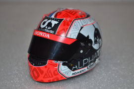 Pierre Gasly Alpha Tauri Honda helmet 2020 season