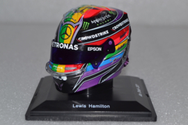 Lewis Hamilton Mercedes AMG Petronas mini helmet Abu Dhabi Grand Prix 2021 season