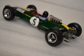 Jim Clark Lotus Ford Typ 33 race car British Grand Prix 1965 season