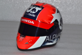 Daniil Kvyat Alpha Tauri Honda helmet 2020 season