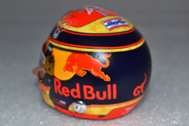 Alexander Albon Red Bull Honda helmet 2nd half of the 2019 season