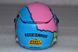 Daniël Ricciärdo Renault F1 team helmet 2019 season