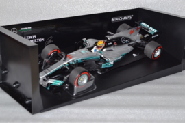 Lewis Hamilton Mercedes AMG Petronas MGP-W08 race car Mexican Grand Prix 2017 season