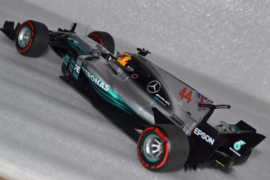 Lewis Hamilton Mercedes AMG Petronas MGP-W08 race car Mexican Grand Prix 2017 season