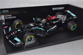 Lewis Hamilton Mercedes AMG Petronas MGP-W12 race car Qatar Grand Prix 2021 season