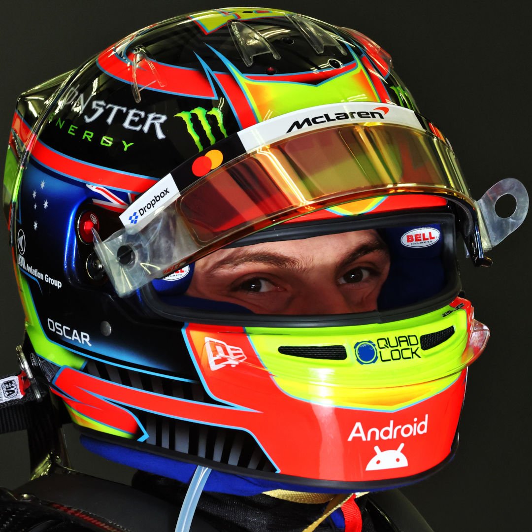 Oscar Piastri Mc Laren Mercedes mini helmet 2025 season
