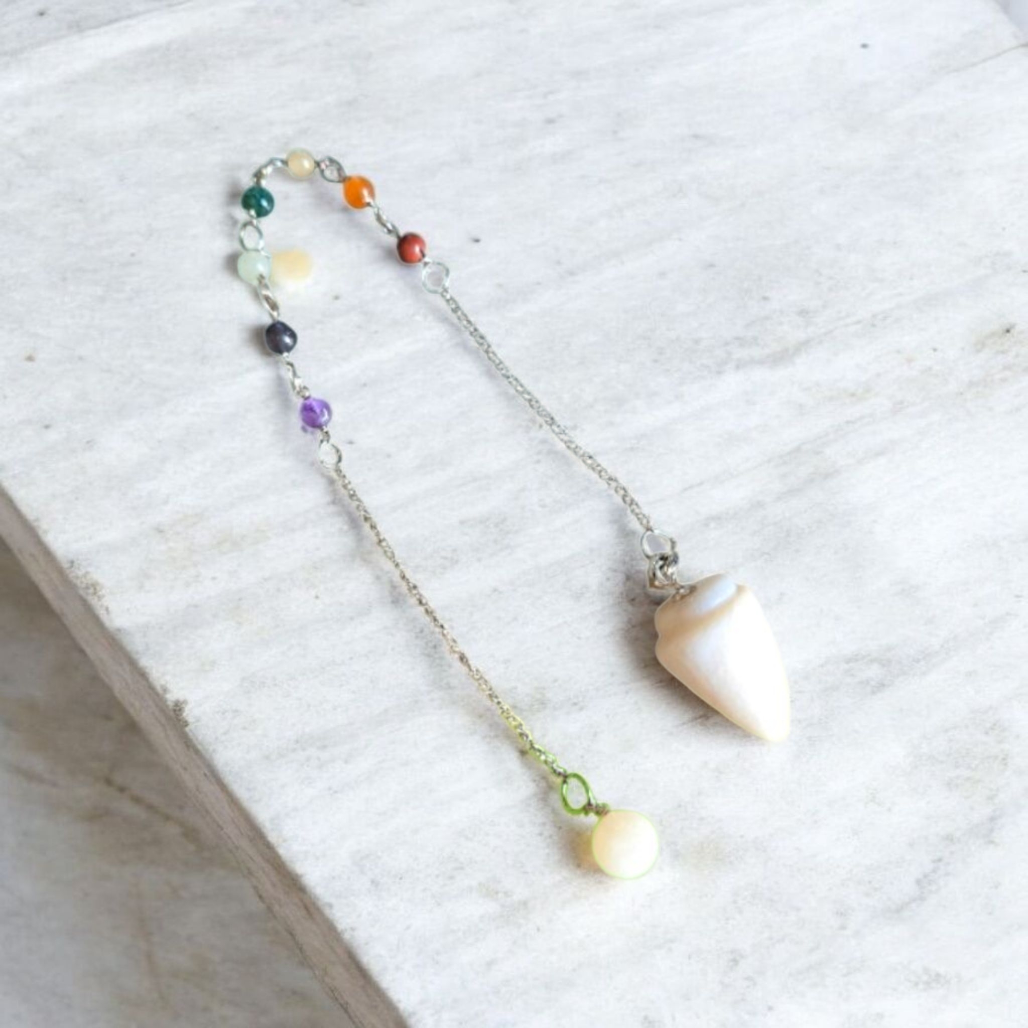 Gele Calciet Pendel met Chakra Ketting