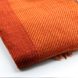 omslagdoek oranje met rood 50x190