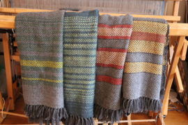 omslagdoek grijs met rood 85x190