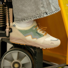 KARHU ARIA 95 "MÖLKKY PACK" TURTLEDOVE / ICEBERG GREEN F803128