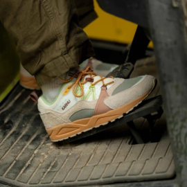 KARHU FUSION 2.0 "MÖLKKY PACK" TURTLEDOVE / SHADOW LIME F804184