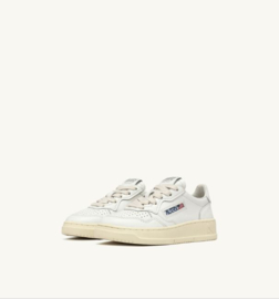 Autry FF15 medalist low white leather