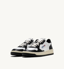 Autry WB01 medalist low leather white/ black