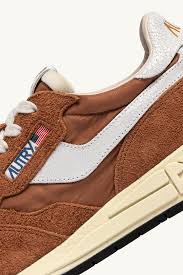 Autry - NC28 Reelwind - White / Brown sugar