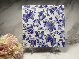 PPD Delfts blauw fruit/bladeren/vlinders  servet nr M148