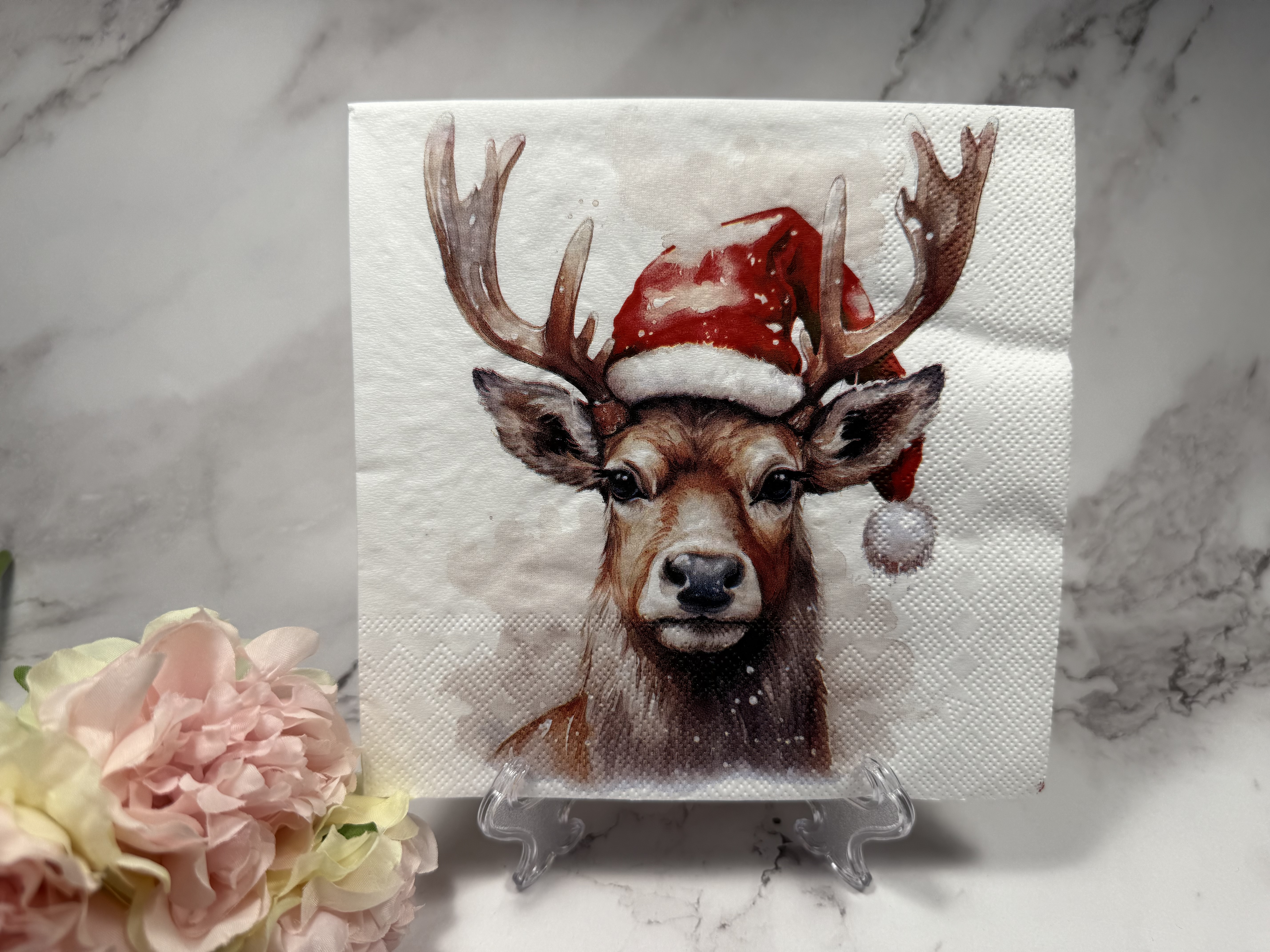 Ambiente 2 herten met Kerstmuts 2x2 afb. servet nr KHM3