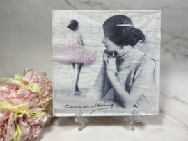 Sagen vintage Franse vrouw / ballerina servet nr  H220