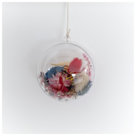 Kersthanger bal met droogbloemen gekleurd