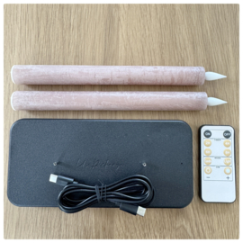Led set |  2 roze led kaarsen + oplaadstation + ab
