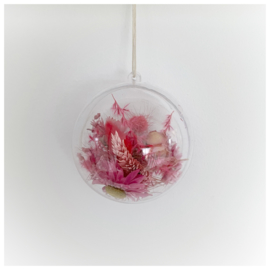 Kersthanger bal met droogbloemen roze
