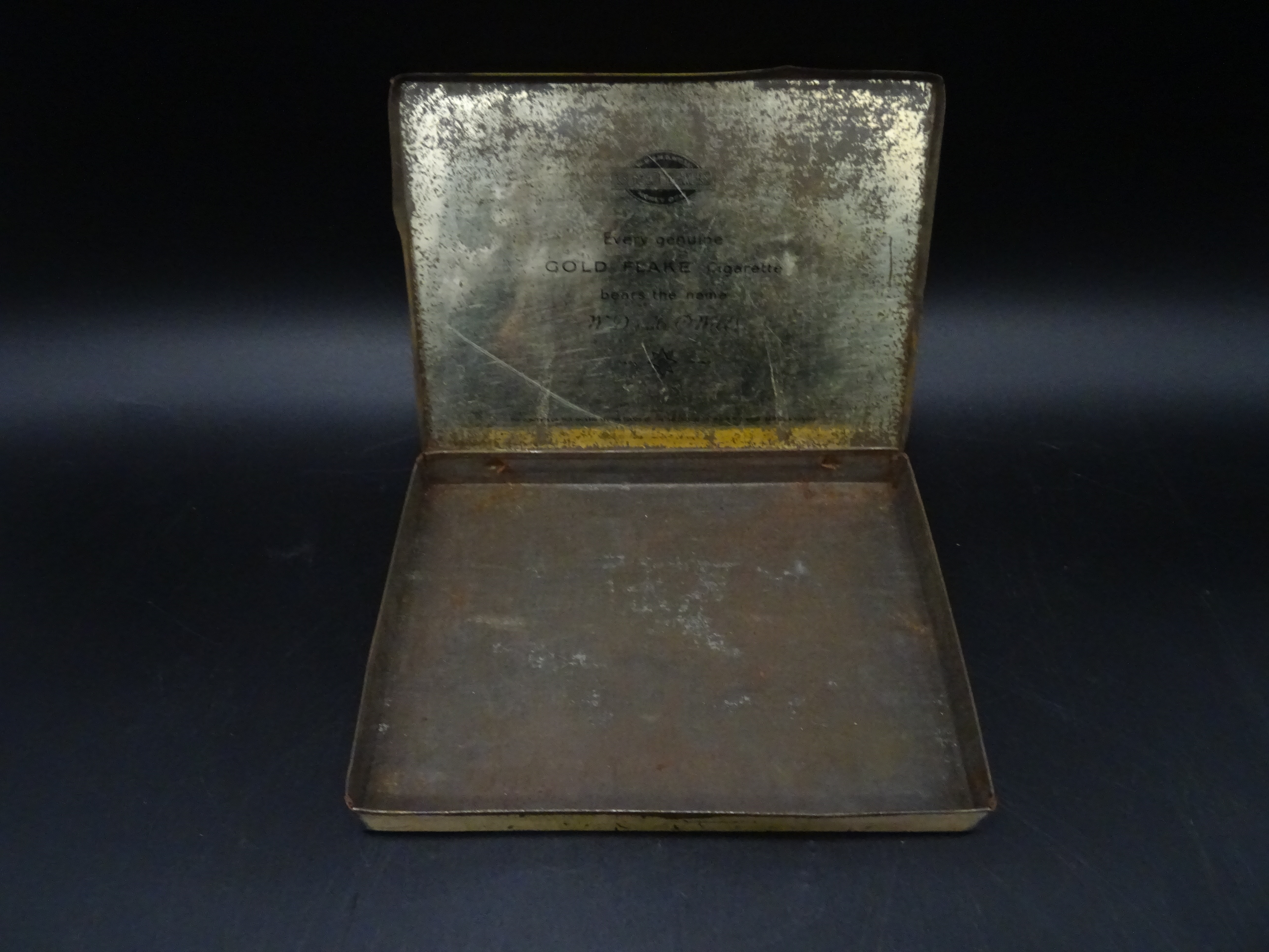 Wills's Gold Flake cigarettes tin