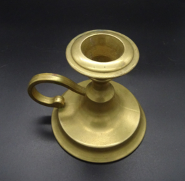 Brass candle holder with handle